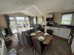 The Retreat 30, pet friendly & WiFi - Golden Palm Resort - Meadow Lakes Caravan & Lodge Hire